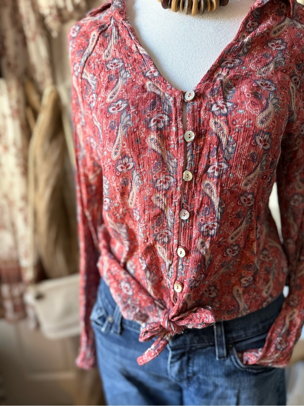 Womens Coral Paisley Button-Front Tie Blouse